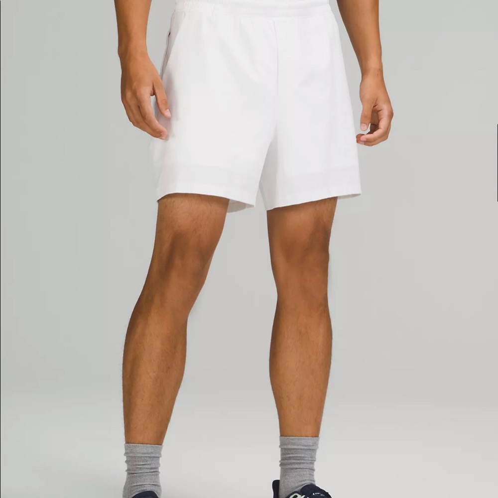 NWT Lululemon Pace Breaker short 5” lined white size small